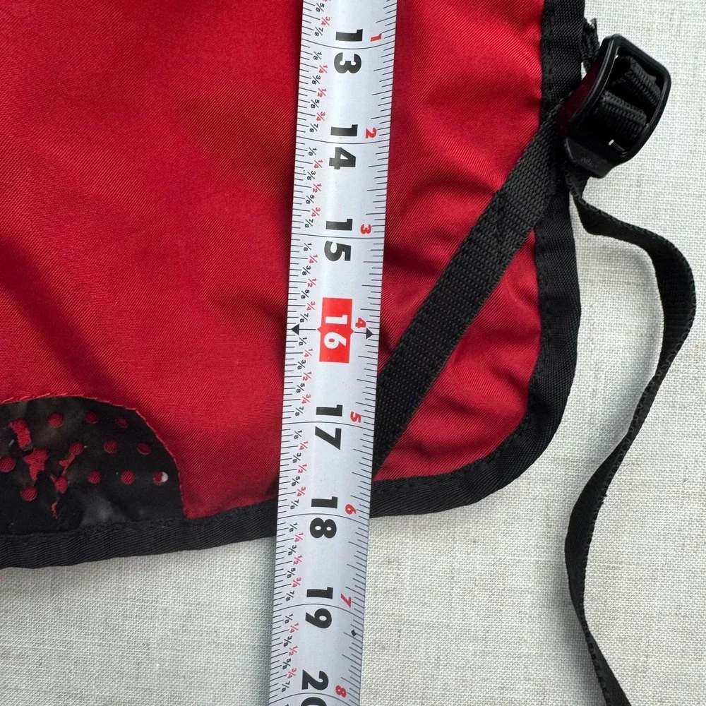 Nike Drawstring Backpack Unisex OS Red Black Swoosh Zippered Pocket Sporty Gym